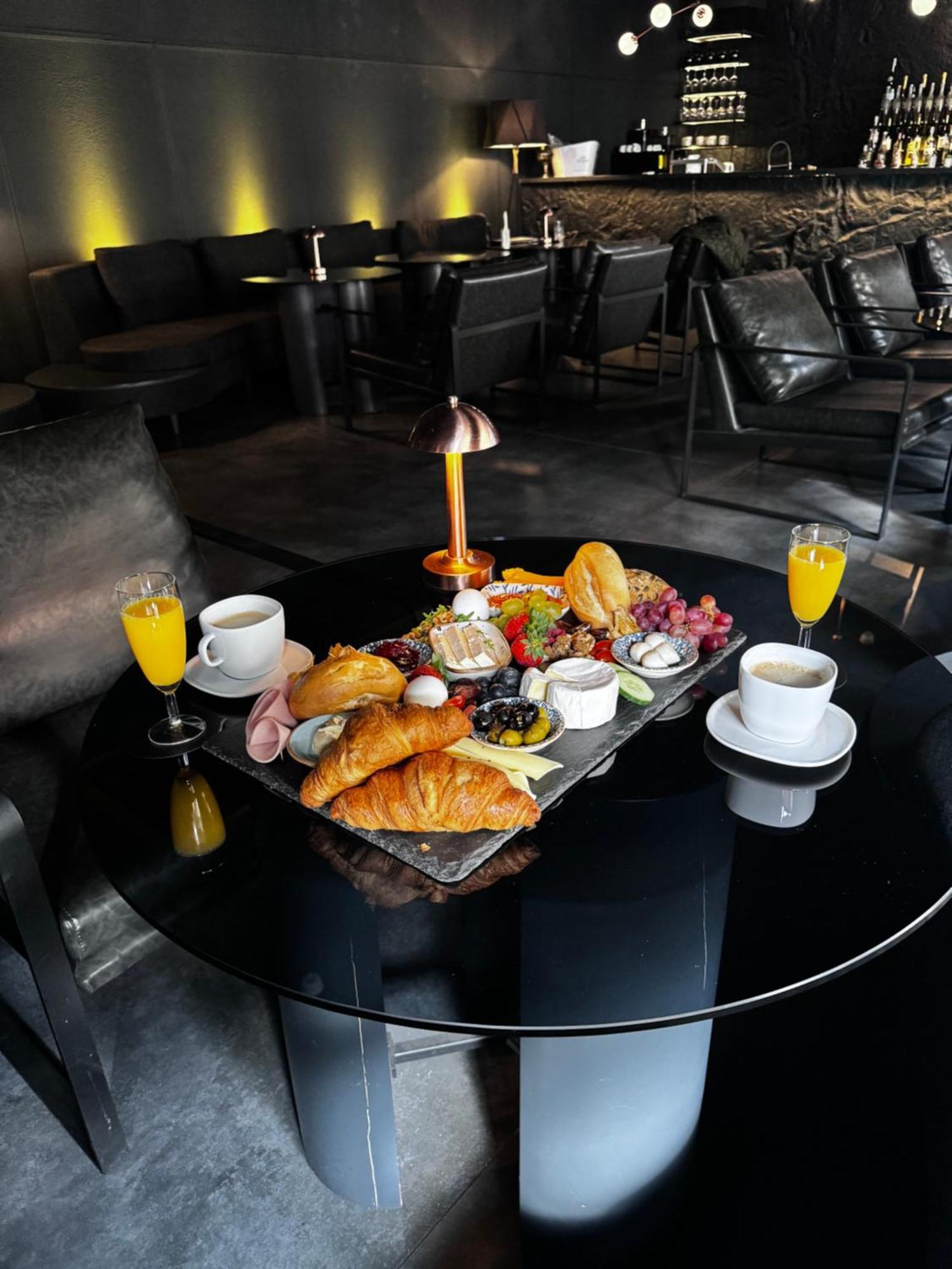 Black Hotels Koeln Екстериор снимка